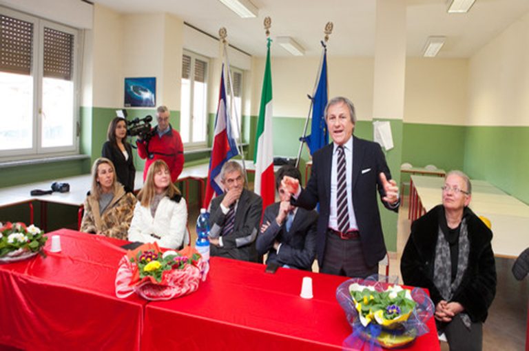 Il presidente della Regione Sergio Chiamparino inaugura l'istituto scolastico comprensivo di Valdengo